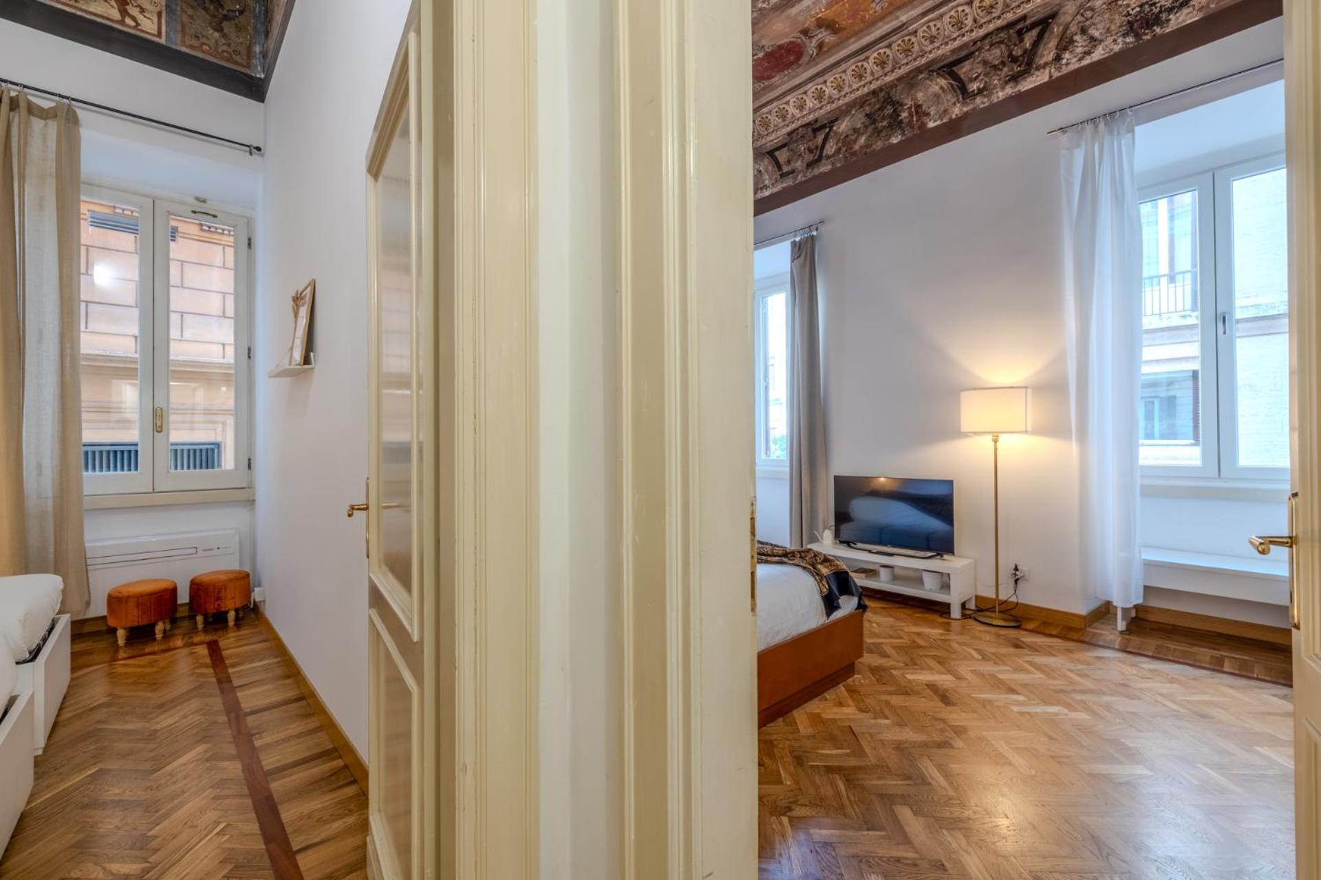 Appartamento Storico In Zona Barberini Rzym Zewnętrze zdjęcie