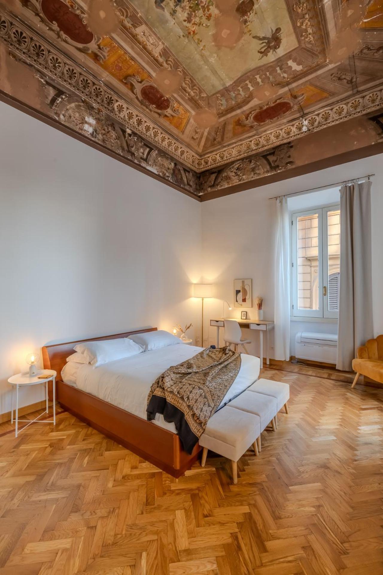 Appartamento Storico In Zona Barberini Rzym Zewnętrze zdjęcie