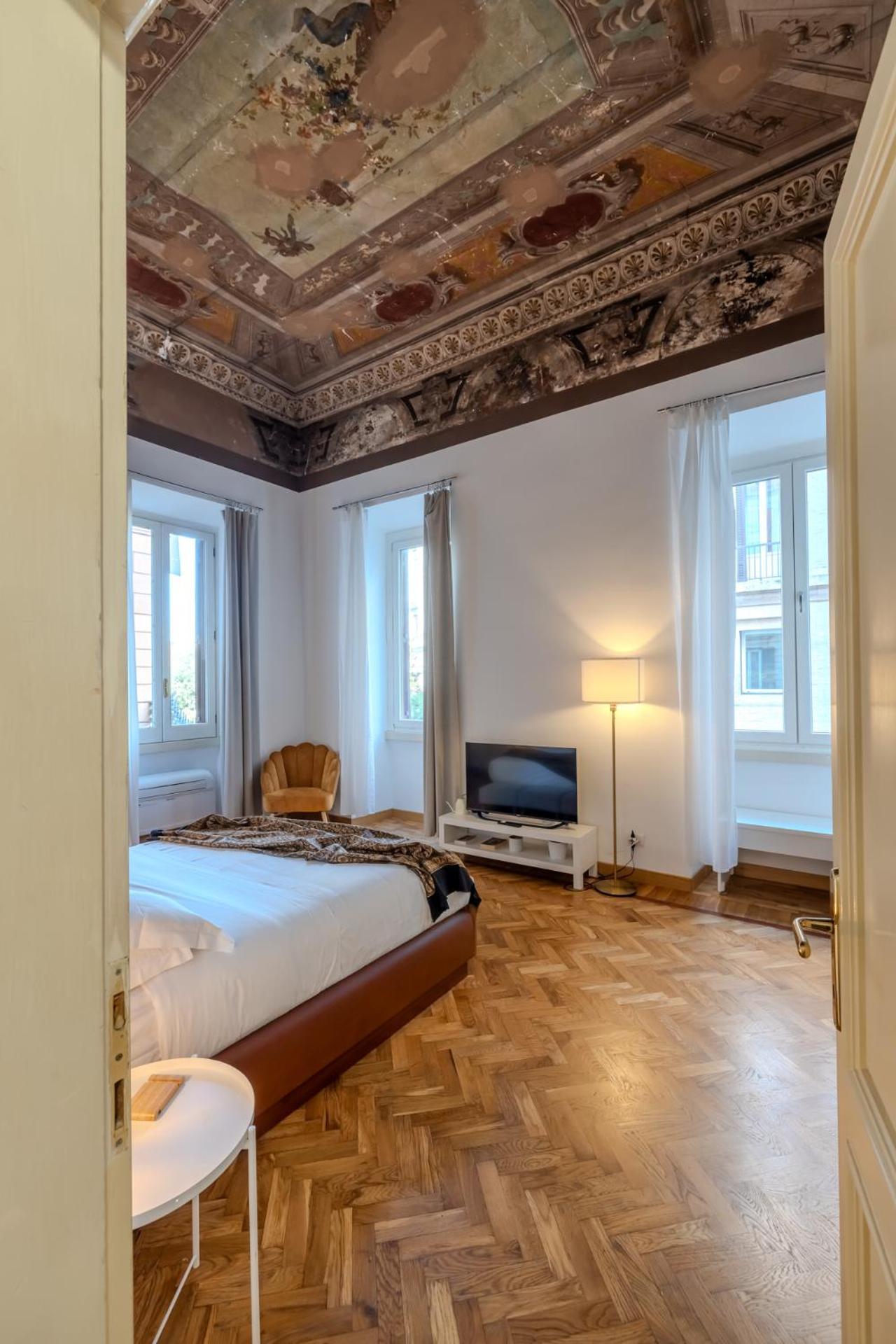 Appartamento Storico In Zona Barberini Rzym Zewnętrze zdjęcie